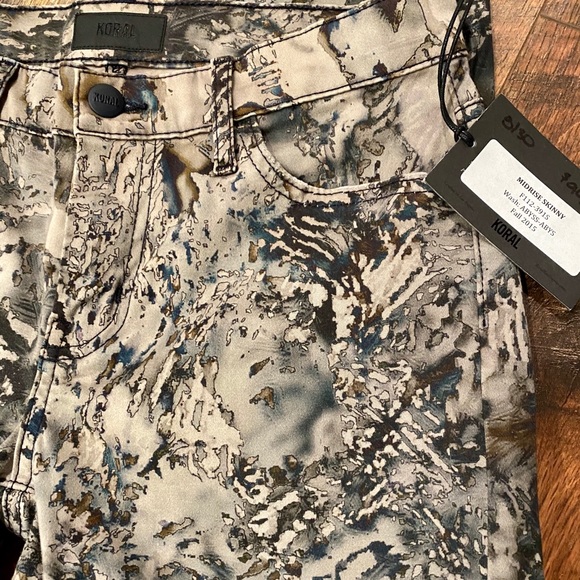 KORAL Midrise Skinny "Abyss" Stretch Jeans NWT - Picture 3 of 8